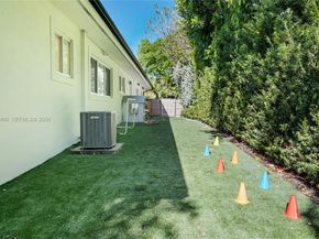 10235 SW 58th Ct, Pinecrest FL 33156