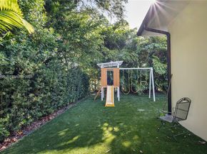 10235 SW 58th Ct, Pinecrest FL 33156