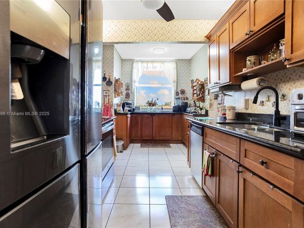 4400 Hillcrest Dr 419C, Hollywood FL 33021