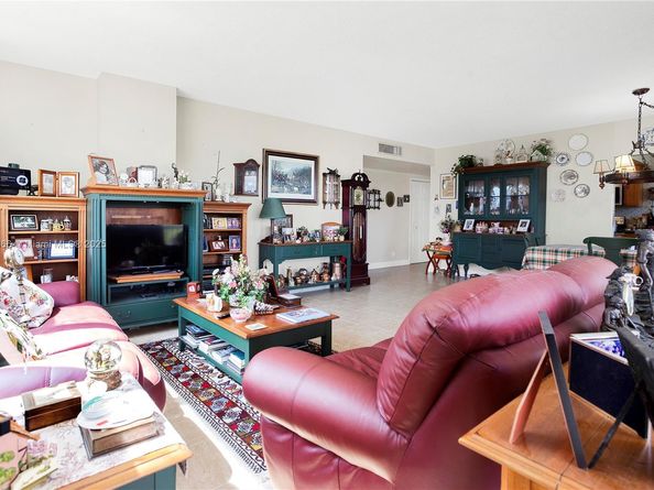 4400 Hillcrest Dr 419C, Hollywood FL 33021