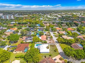 3206 NW 89th Ter, Coral Springs FL 33065
