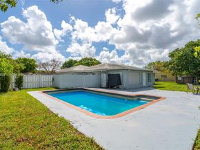 3206 NW 89th Ter, Coral Springs FL 33065