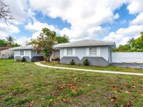 3206 NW 89th Ter, Coral Springs FL 33065