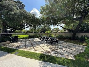 461 Ives Dairy Rd 4022, Miami FL 33179