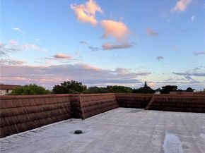 461 Ives Dairy Rd 4022, Miami FL 33179