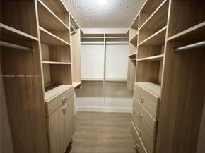 461 Ives Dairy Rd 4022, Miami FL 33179