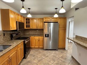 461 Ives Dairy Rd 4022, Miami FL 33179