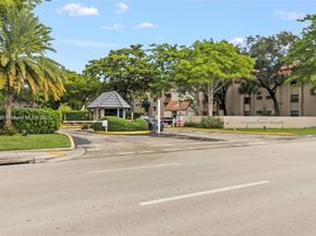 461 Ives Dairy Rd 4022, Miami FL 33179