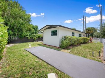 1098 NW 58th St