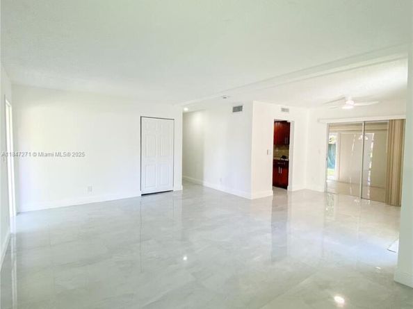 7805 NW 67th Ave, Tamarac FL 33321
