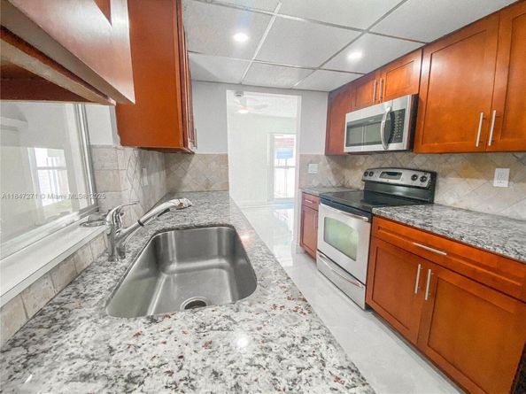7805 NW 67th Ave, Tamarac FL 33321
