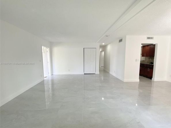 7805 NW 67th Ave, Tamarac FL 33321