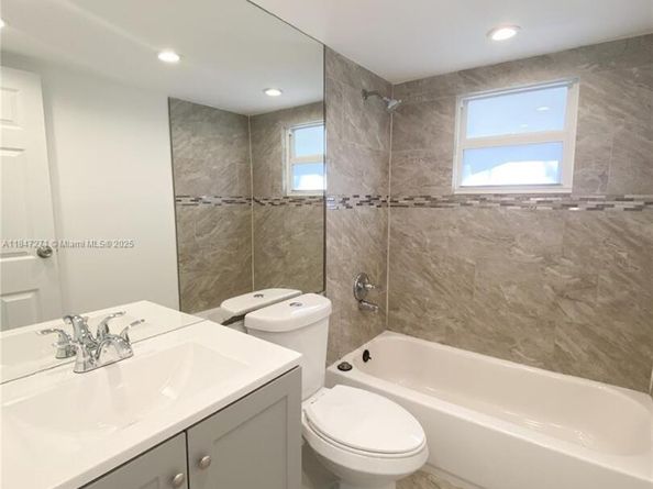 7805 NW 67th Ave, Tamarac FL 33321