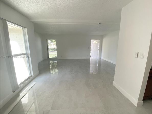 7805 NW 67th Ave, Tamarac FL 33321