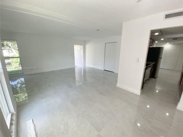 7805 NW 67th Ave, Tamarac FL 33321