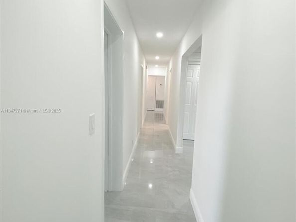 7805 NW 67th Ave, Tamarac FL 33321