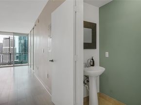 90 SW 3rd St 3003, Miami FL 33130