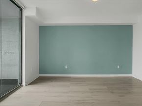 90 SW 3rd St 3003, Miami FL 33130