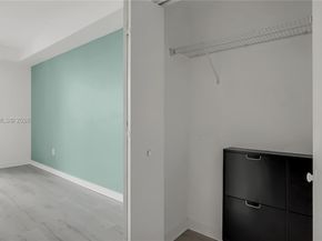 90 SW 3rd St 3003, Miami FL 33130