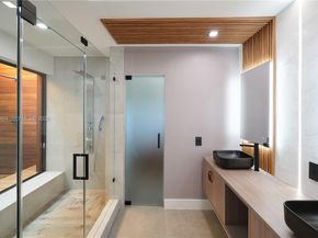 7765 SW 57th Ter, Miami FL 33143