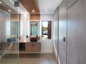 7765 SW 57th Ter, Miami FL 33143