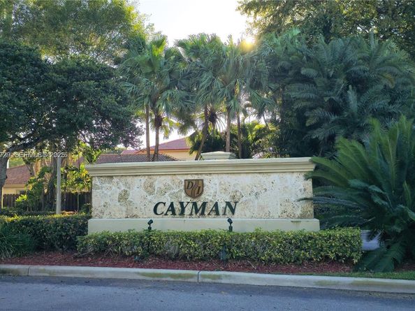 11308 NW 58th Ter, Doral FL 33178