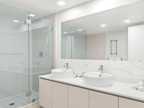 2600 E Hallandale Beach Blvd T1001, Hallandale Beach FL 33009