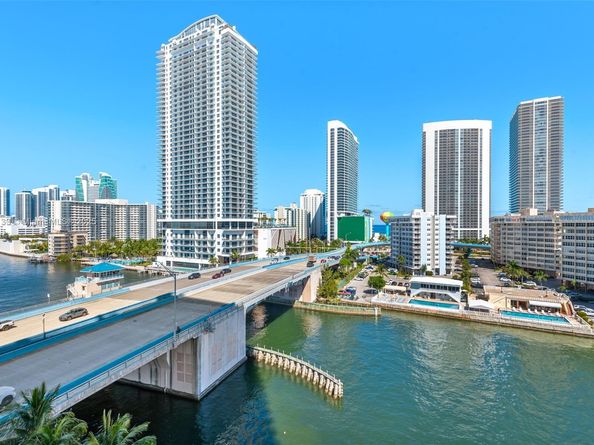 2600 E Hallandale Beach Blvd T1001, Hallandale Beach FL 33009