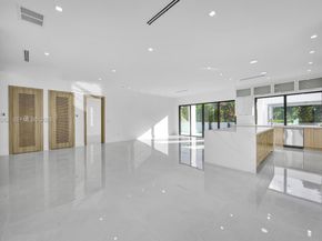 472 S Royal Poinciana Blvd, Miami Springs FL 33166