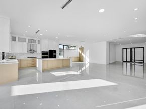 472 S Royal Poinciana Blvd, Miami Springs FL 33166