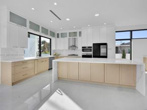 472 S Royal Poinciana Blvd, Miami Springs FL 33166