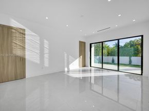 472 S Royal Poinciana Blvd, Miami Springs FL 33166
