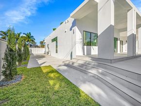 472 S Royal Poinciana Blvd, Miami Springs FL 33166