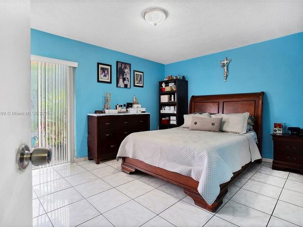 1850 W 56th St 2207, Hialeah FL 33012