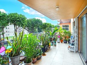 1850 W 56th St 2207, Hialeah FL 33012