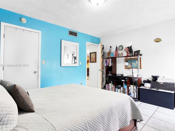 1850 W 56th St 2207, Hialeah FL 33012