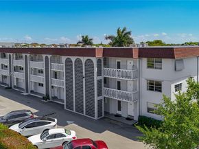 400 SE 10th St 218, Deerfield Beach FL 33441