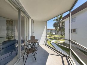 400 SE 10th St 218, Deerfield Beach FL 33441