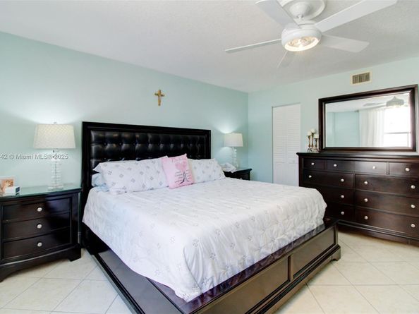 1865 S Ocean Dr 4H, Hallandale Beach FL 33009