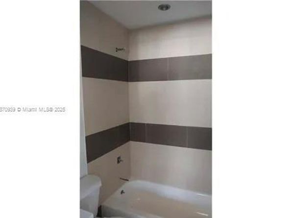 18730 NW 8th Ave, Miami Gardens FL 33169