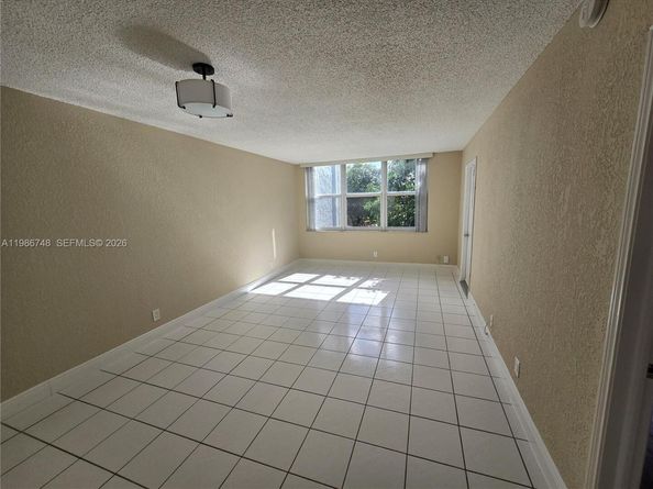 9461 Evergreen Pl 305, Davie FL 33324