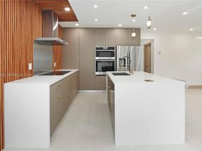 1620 Mckinley St, Hollywood FL 33020