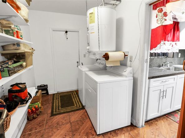 115 NE 213th St, Miami Gardens FL 33179