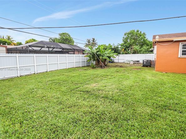 115 NE 213th St, Miami Gardens FL 33179