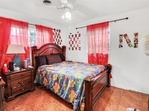 115 NE 213th St, Miami Gardens FL 33179