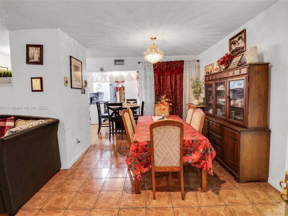 115 NE 213th St, Miami Gardens FL 33179
