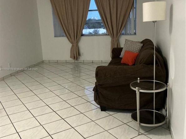 2309 Park Ln 304, Hollywood FL 33021