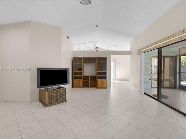 3131 NW 106th Ave, Sunrise FL 33351