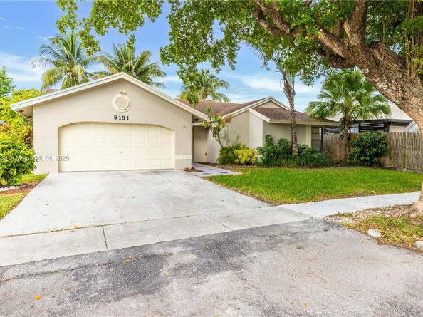 3131 NW 106th Ave, Sunrise FL 33351