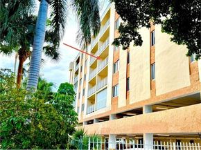 200 178th Dr 409, Sunny Isles Beach FL 33160